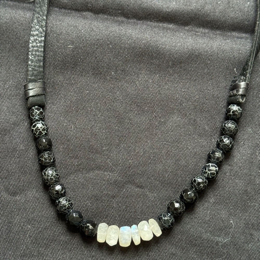 ✨Anthro Necklace✨ - Picture 7 of 7